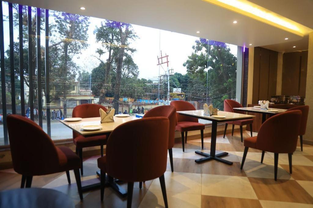 Sapphire Sky Hotel เดห์ราดุน ภายนอก รูปภาพ
